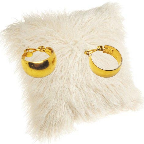 🎄10/$20. Hoop Gold Tone Earrings - Picture 1 of 4